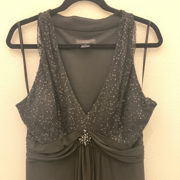 Short Black formal dress with sequins - Picture 2 of 4